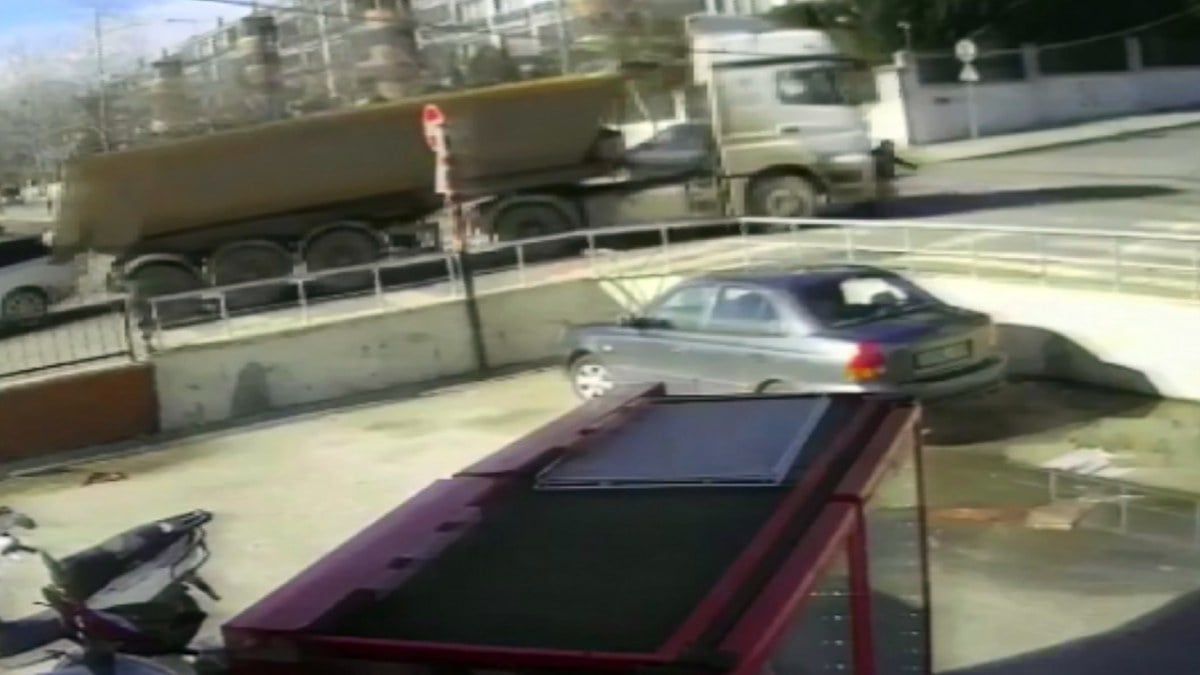 Kırklareli’nde kamyonun çarptığı kadın yaşamını yitirdi