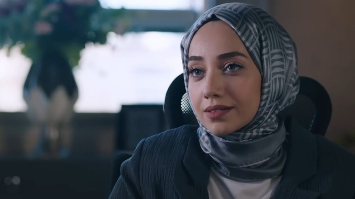 Kızılcık Şerbeti’nin tesettürlü Görkem’i Özge Özacar’dan cüretkar pozlar! “Sen neymişsin”