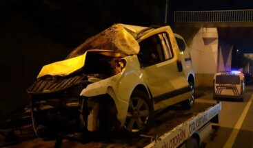 Kocaeli’de hafif ticari aracın otomobile arkadan çarptığı kazada 2’si çocuk 4 kişi yaralandı