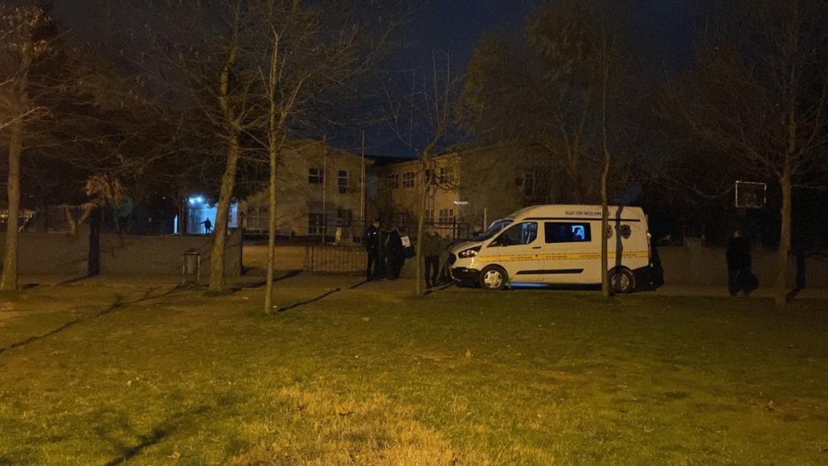 Kocaeli’de okul bahçesinde veliye bıçaklı saldırı