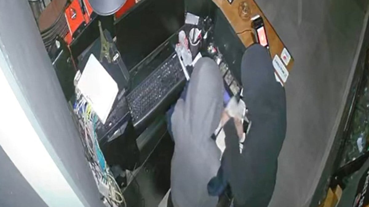 Kütahya’da kafedeki hırsızlık kameraya yansıdı