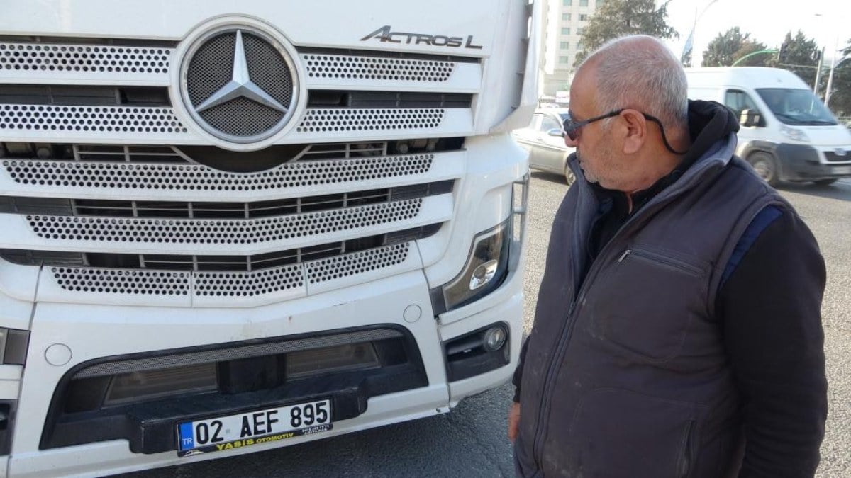 Malatya’da yeni aldığı tırla trafiğe çıktığı ilk gün kaza yaptı