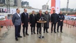 Mehmet Özhaseki Hatay’da: Konut kuraları çekilecek