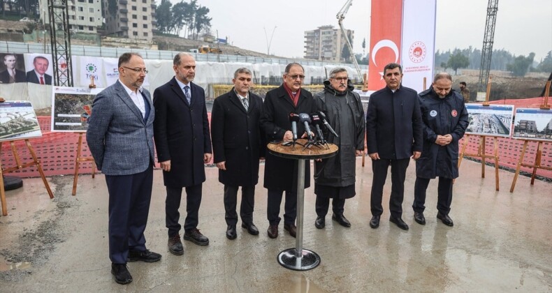 Mehmet Özhaseki Hatay’da: Konut kuraları çekilecek