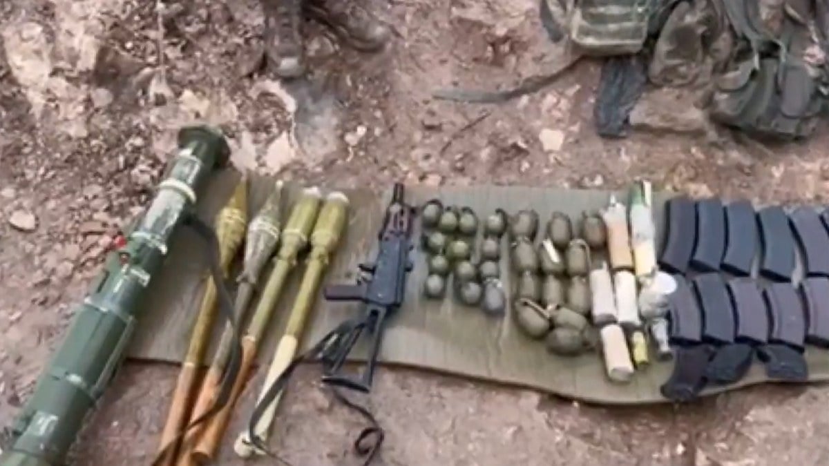 Mehmetçik, sızma girişimindeki teröristlerin silah ve mühimmatlarını ele geçirdi