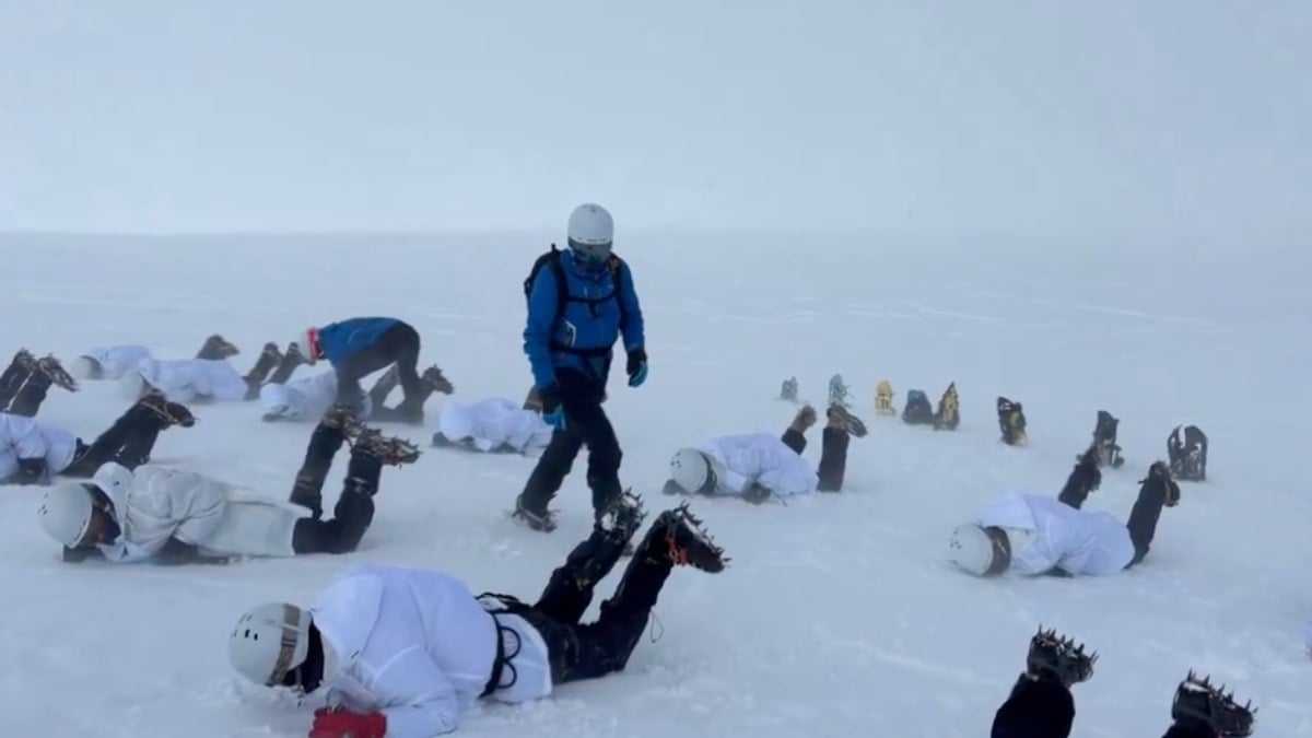 MSB Mehmetçik’in karlar içinde eğitim görüntülerini paylaştı