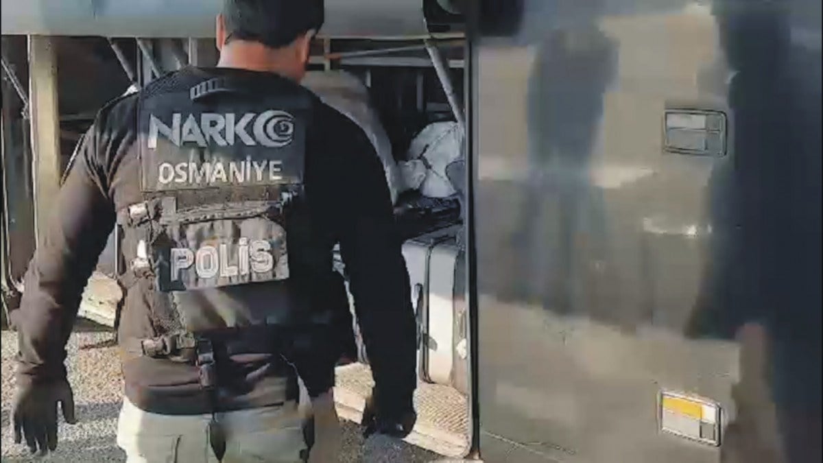 Osmaniye’de yolcunun valizinden 11 kilo uyuşturucu çıktı