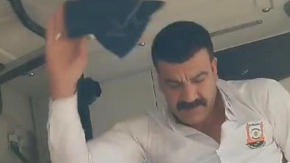 Şanlıurfa’da otobüs şoförü zammı duyunca göbek attı