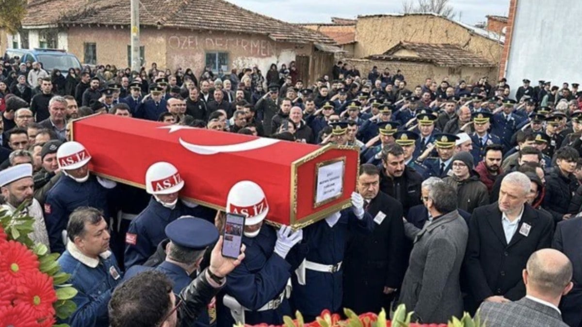 Şehit Özkardeş’e gözyaşlarıyla veda: Toprağa verildi