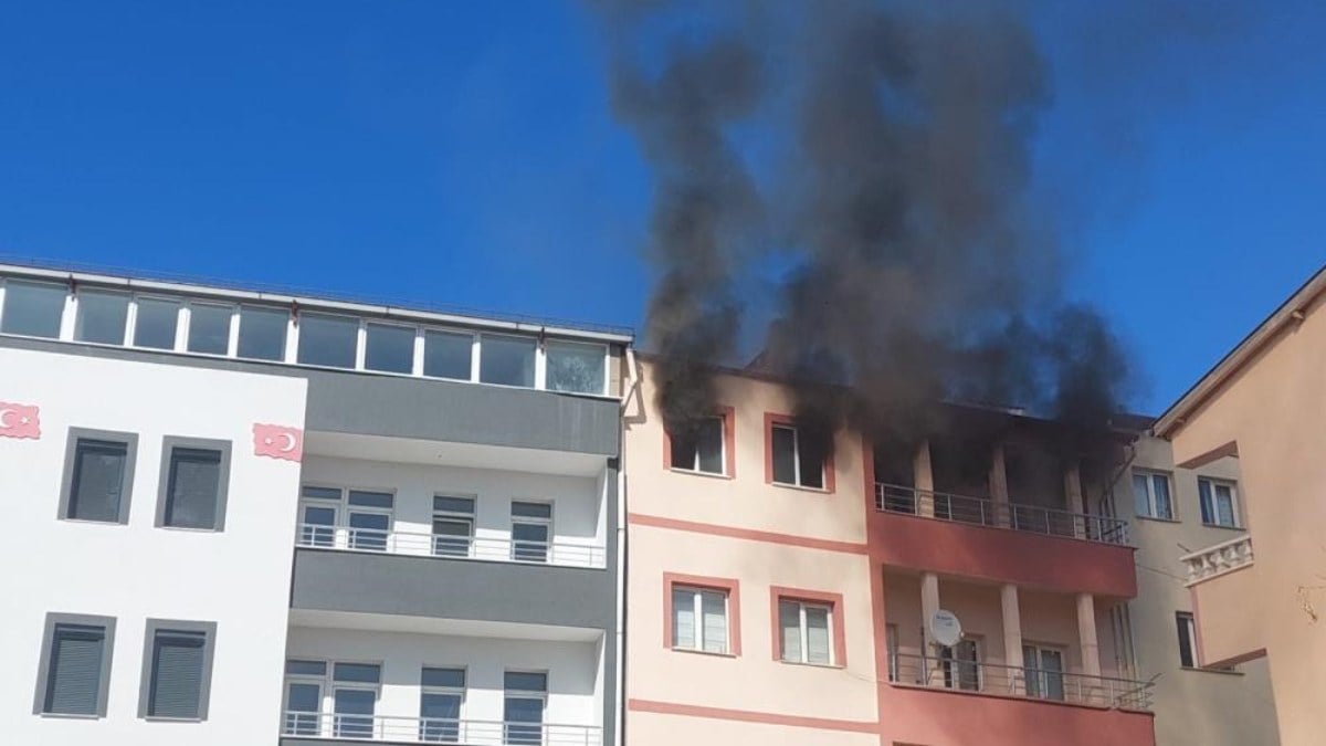 Sivas’ta yangın: Alevler kısa sürede evi sardı