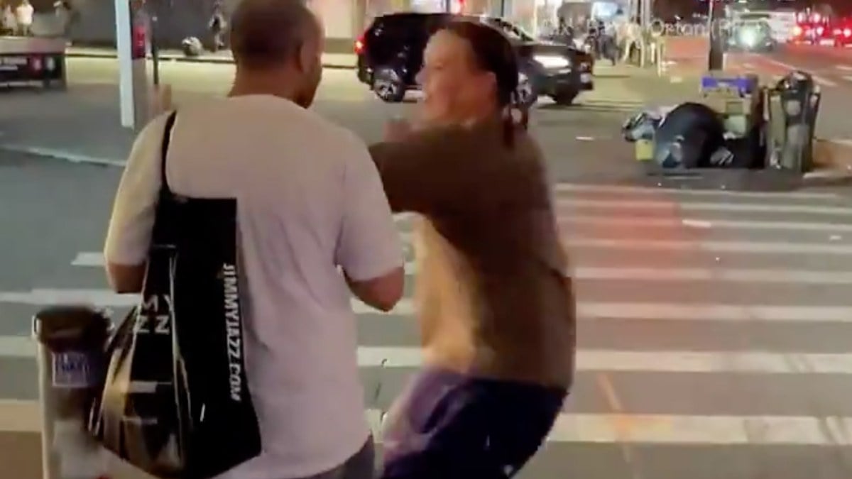 Sosyal medya için engelli insanları darbetti! O görüntüler büyük tepki topladı…