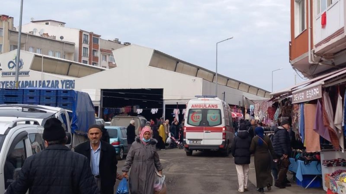 Tekirdağ’da seyyar satıcıların kavgası pazarı karıştırdı: Baba-oğul yaralandı