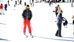 Uludağ’daki kayak yapmak isteyen turistlere uyarı: ‘Korsan öğretmenlere dikkat’