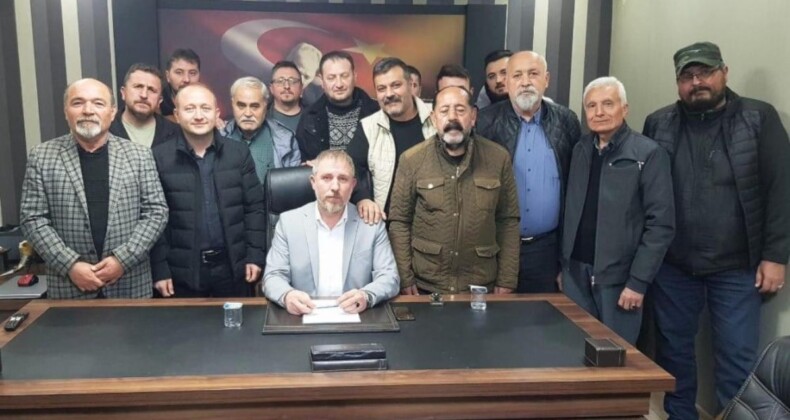 Uşak İyi Parti’de toplu istifa