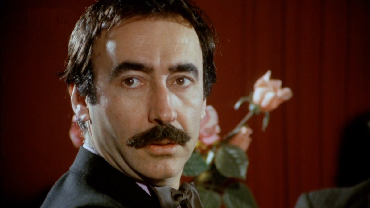 Usta oyuncu Şener Şen’in bilinmeyen kızı bakın kim çıktı! “Tıpatıp kopyası”