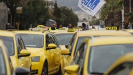 Yunanistan’da taksiciler 48 saatlik grevde: Toplu ulaşım ve havalimanı çalışanları da greve gidiyor