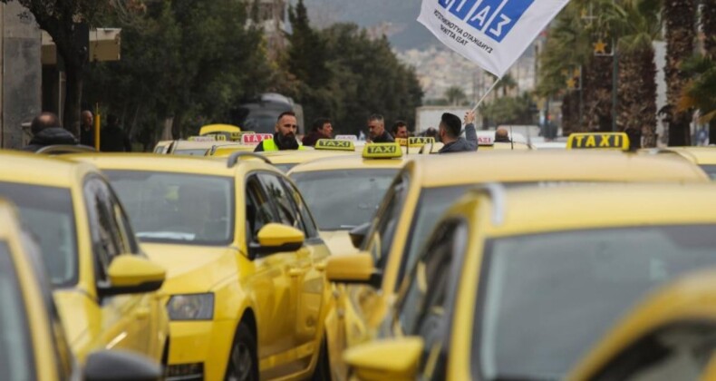 Yunanistan’da taksiciler 48 saatlik grevde: Toplu ulaşım ve havalimanı çalışanları da greve gidiyor