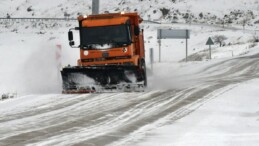 2 ilde yoğun kar: 102 yol ulaşıma kapandı