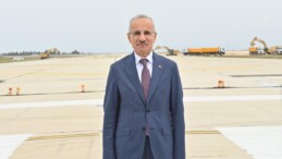 Abdulkadir Uraloğlu müjdeyi verdi: ‘Hatay Havalimanı’na uçak seferleri cuma günü başlıyor’