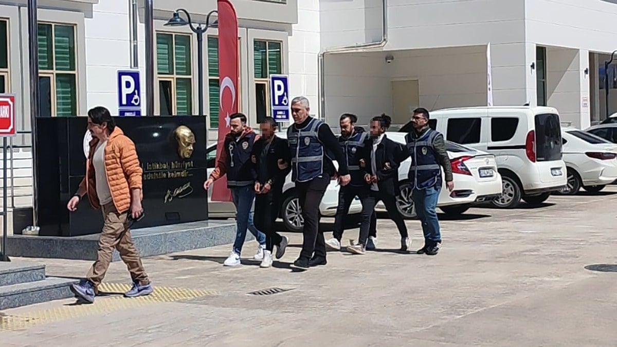 Adana’da eski yengelerinin eşini bıçakladılar! 2 kardeş adliyede