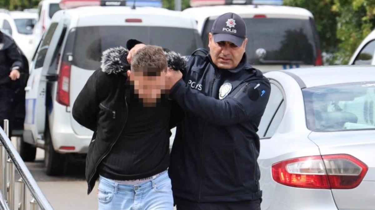 Adana’da genç kızı toplu taşıma aracında taciz etti: Tutuklandı