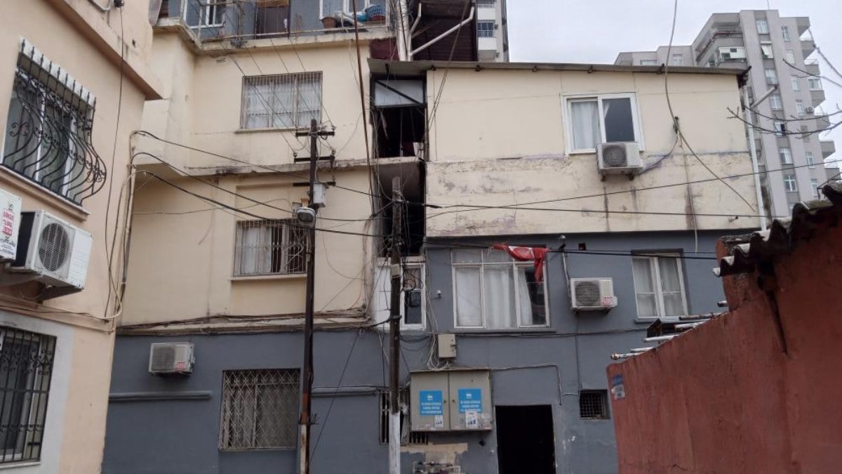 Adana’da öldürdükleri kişiyi ihbar ettiler, olay yerine gelince yakalandılar