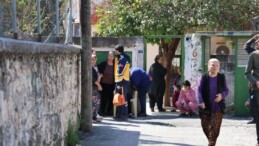 Adana’da uyuşturucu parası isteyen oğlunu öldürdü