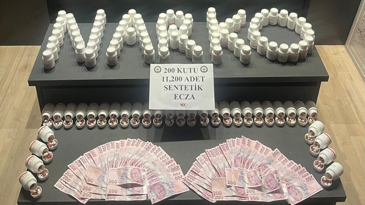 Afyonkarahisar’da bir şahsın bavulundan 11 bin 200 adet uyuşturucu hap çıktı