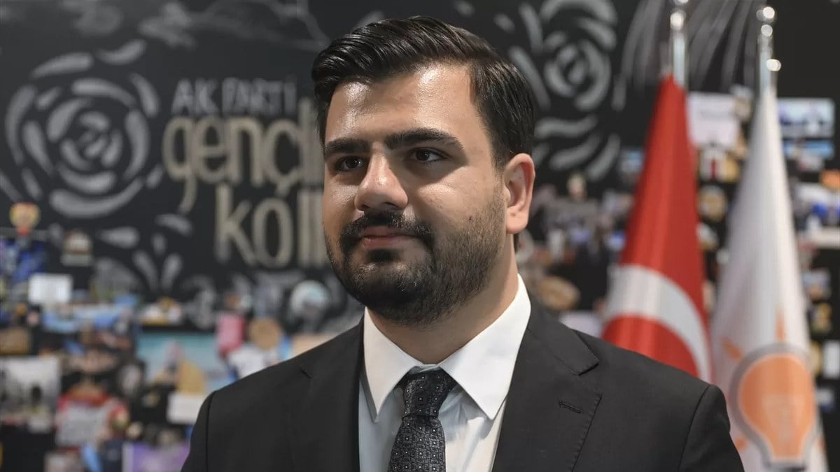 AK Parti Gençlik Kolları Başkanı Eyyüp Kadir İnan gençlere seslendi: Bu seçim yan yana gelme seçimimizdir