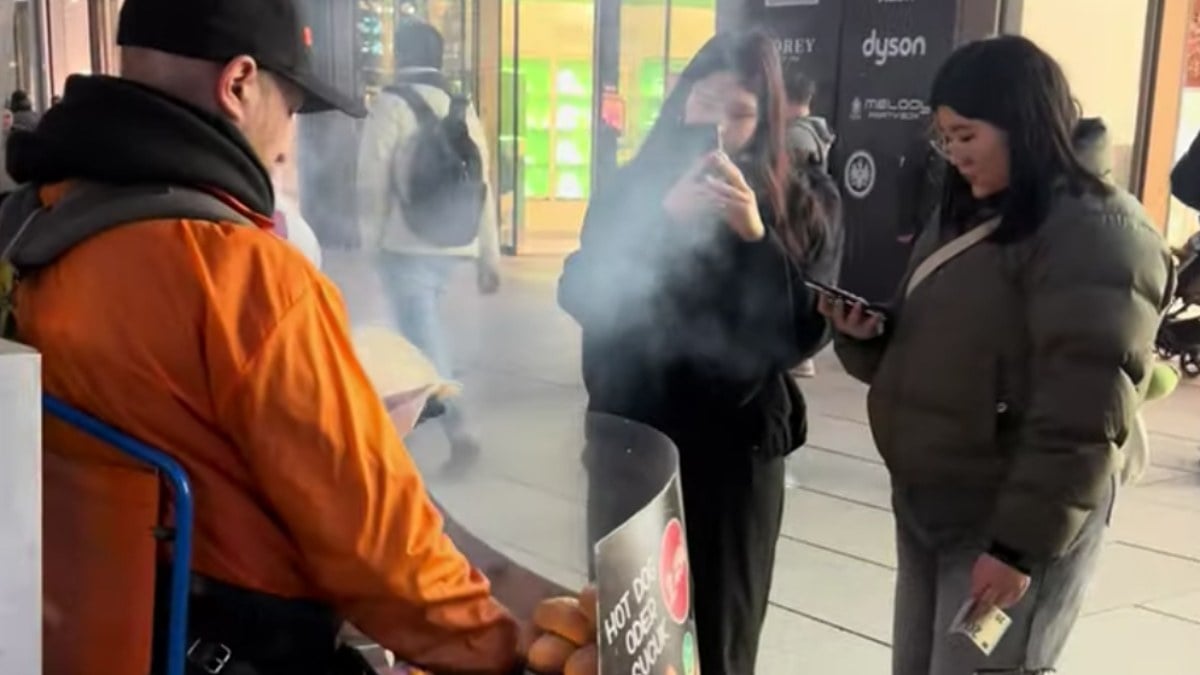 Almanya’da seyyar sucuk ekmekçi hayrete düşürdü! Gören inanamıyor…