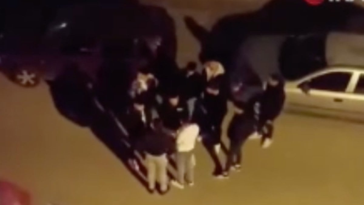 Ankara’da yol ortasında tekme tokat kavga