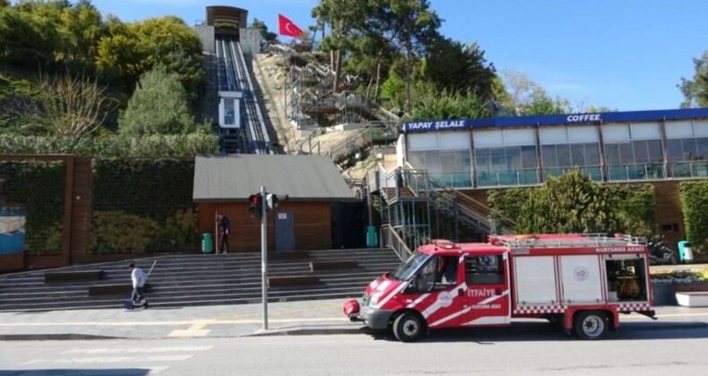 Antalya’da asansörde mahsur kalan anne ile oğlunu itfaiye kurtardı