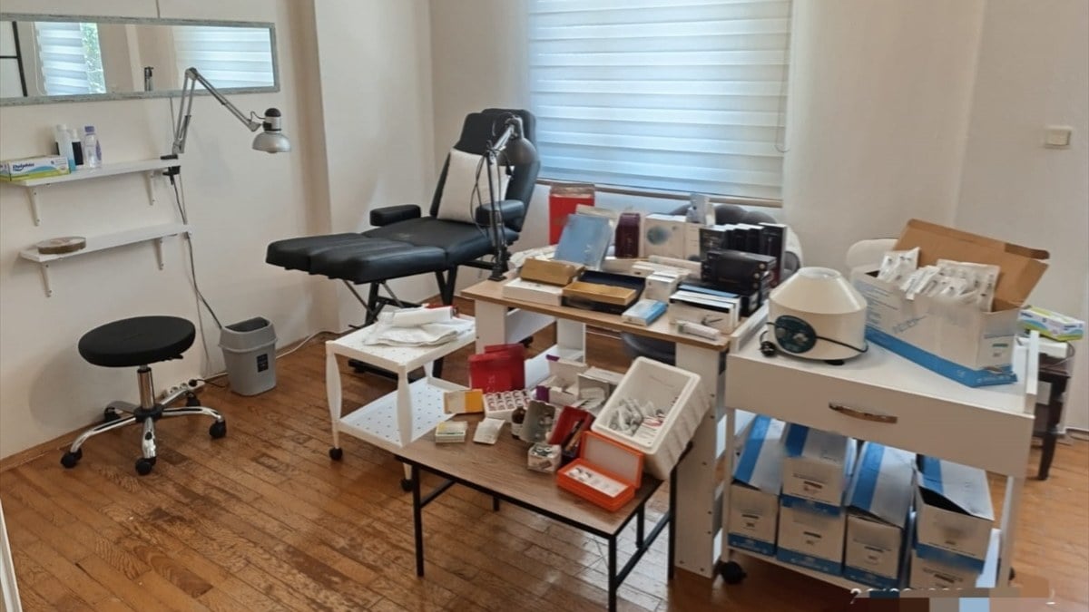 Antalya’da kaçak muayenehaneye baskın