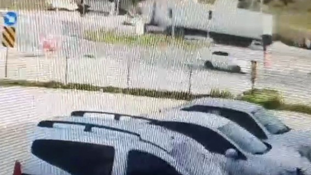 Antalya’da kırmızı ışıkta geçen tır faciaya neden oluyordu