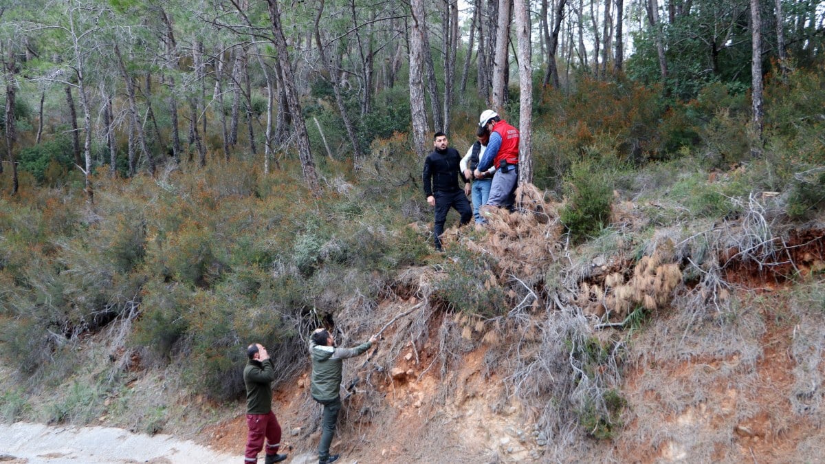 Antalya’da orman yangını! Alkollü şahıs alevlerin içinde bulundu