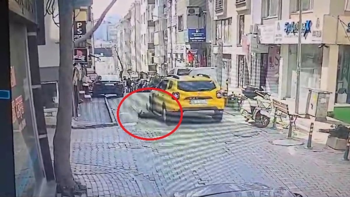 Balıkesir’de yol ortasındaki köpeği aracıyla ezerek öldürdü! Taksici yoluna devam etti