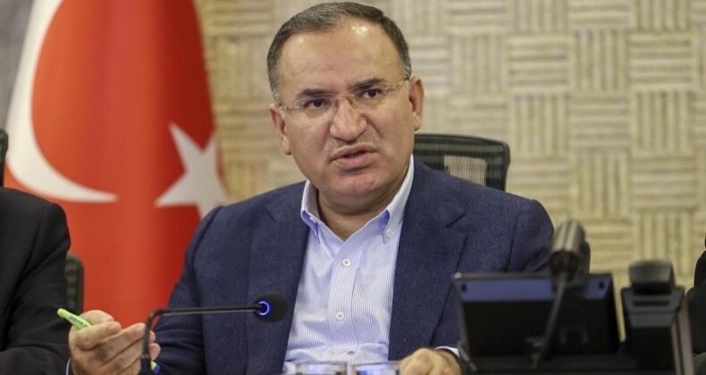 Bekir Bozdağ: Erken seçim kararı çıkarsa Erdoğan üçüncü kez aday olabilir