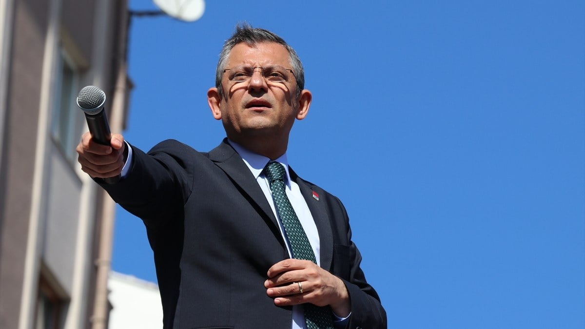 Bilecik’ten sonra Antalya! Halktan Özgür Özel’i sinirlendiren cevap: ‘Cumhurbaşkanı Erdoğan’a oy var’