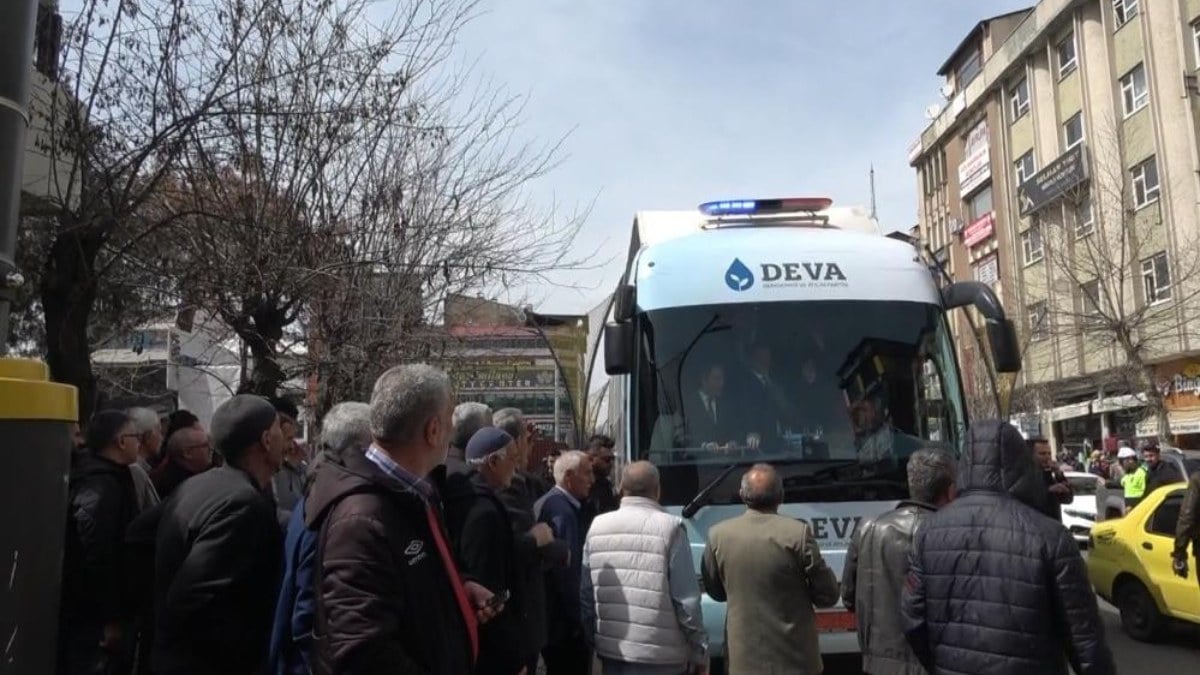 Bingöl’ü ziyaret eden Ali Babacan’a pek ilgi gösterilmedi