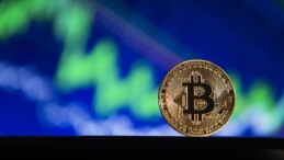 Bitcoin zirve tazeledi: 73 bin 548 dolar