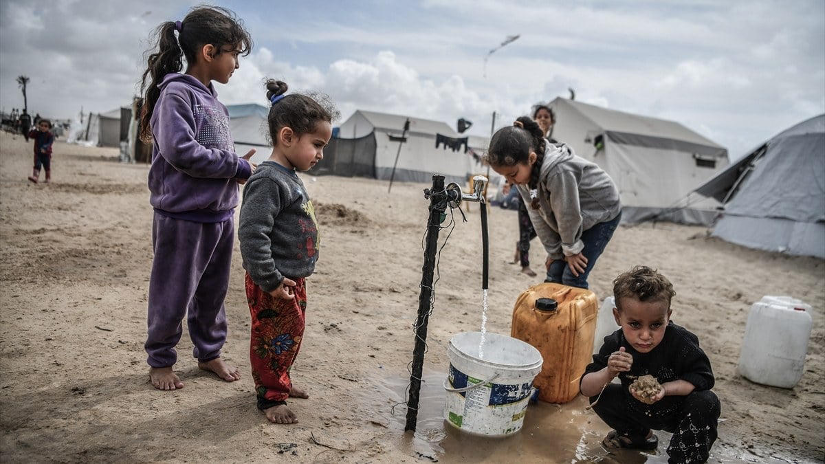 BM raportörleri: İsrail, Filistinlileri bilerek aç bırakıyor
