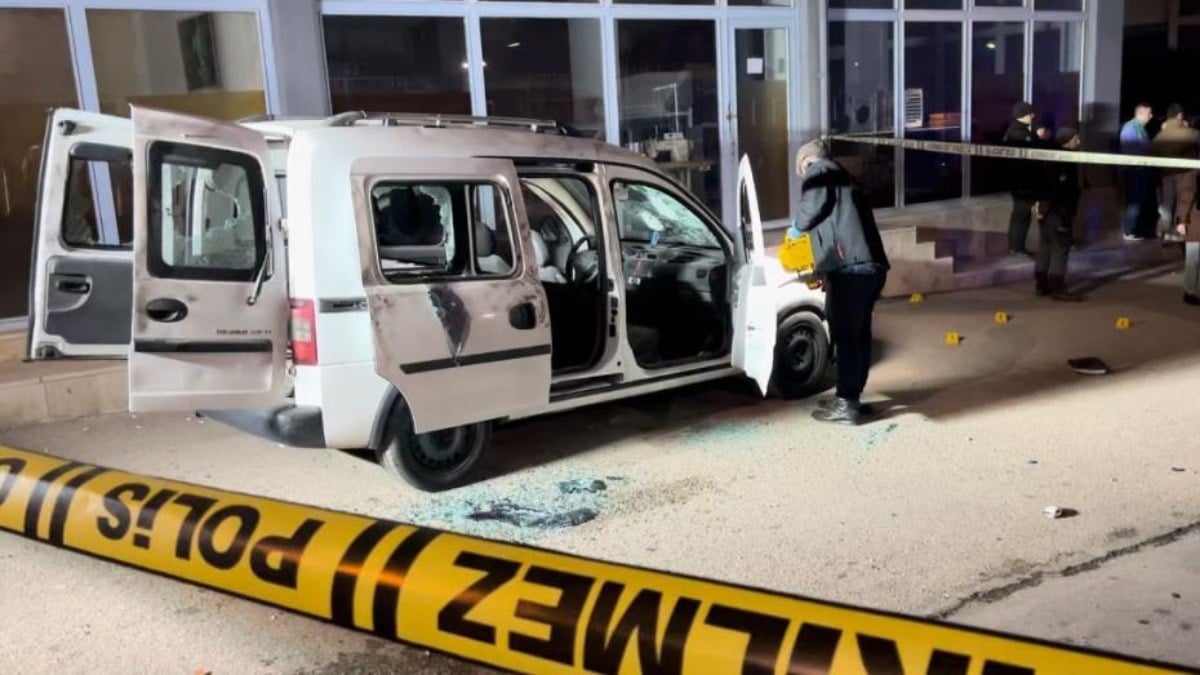 Bursa’da borç husumeti: Kurşun yağdırılan otomobilden sağ çıktılar