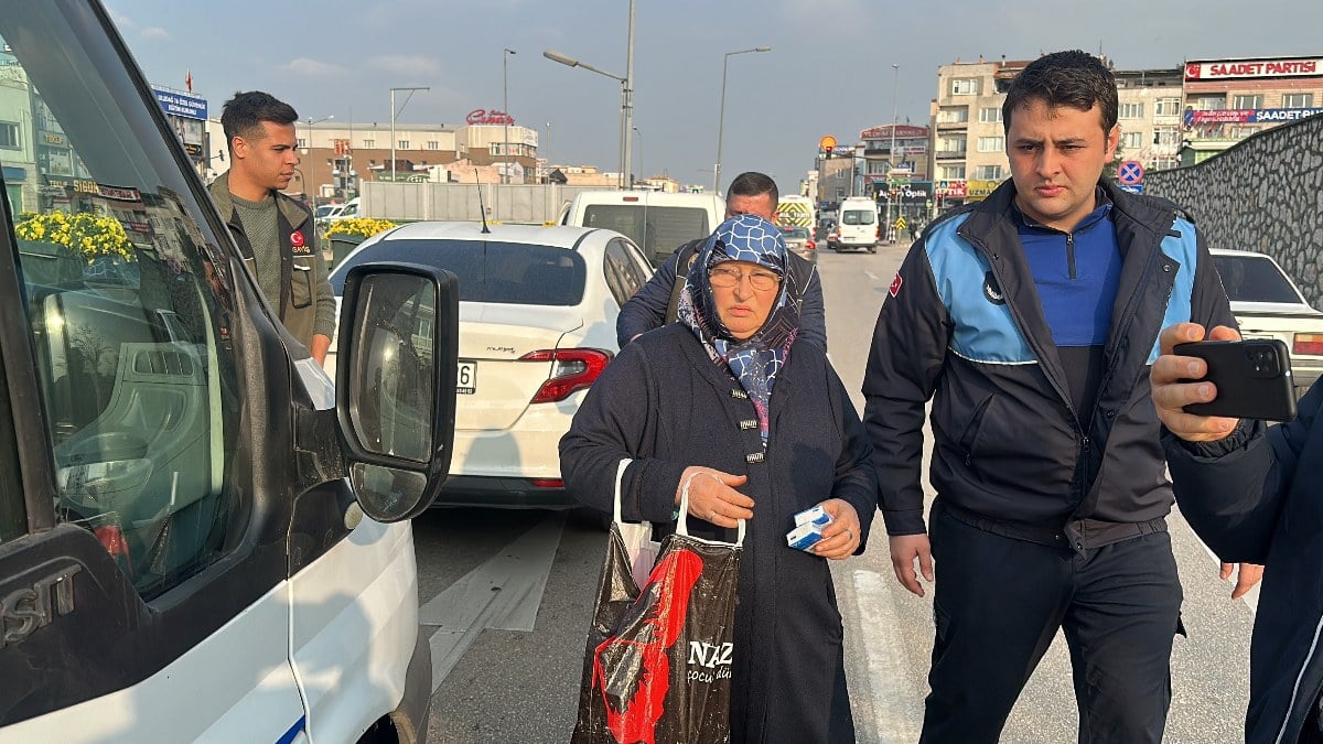 Bursa’da dilenci operasyonu: Üzerinden çıkanlara el konuldu