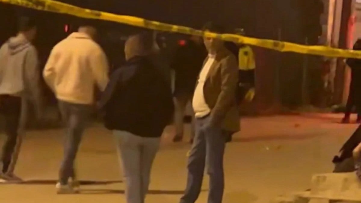 Bursa’da kavga ettikleri husumetlilerinin evine kurşun yağdırdılar