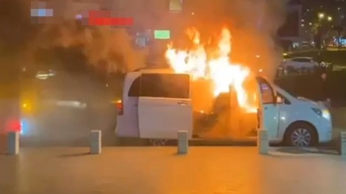 Bursa’da seçim minibüsünde yangın