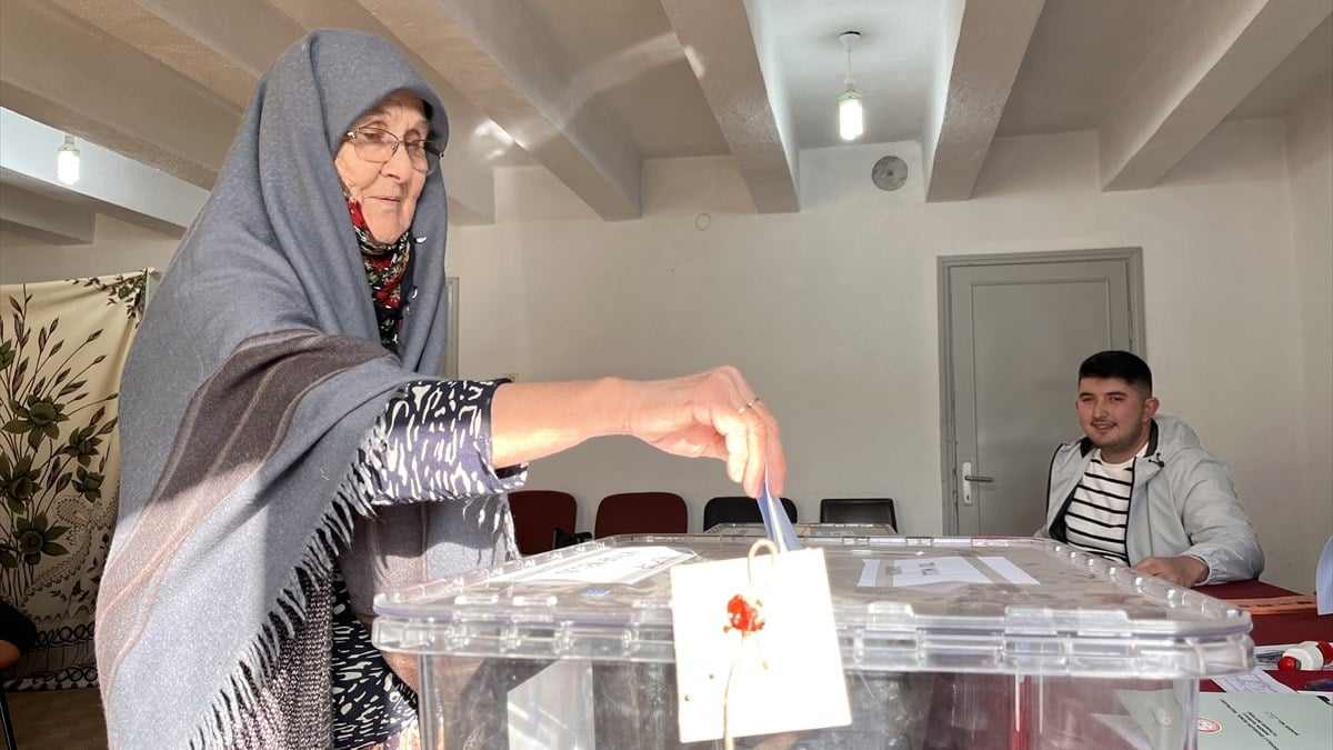 Çanakkale’nin Kazabatlılar köyü, oyunu komşu köyde kullandı