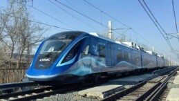 Çin, hidrojenle çalışan ilk yolcu trenini başarıyla test etti