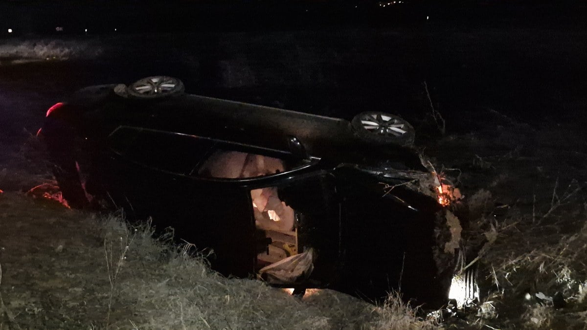 Çorum’da araç dere yatağına devrildi: 3 kişi yaralandı