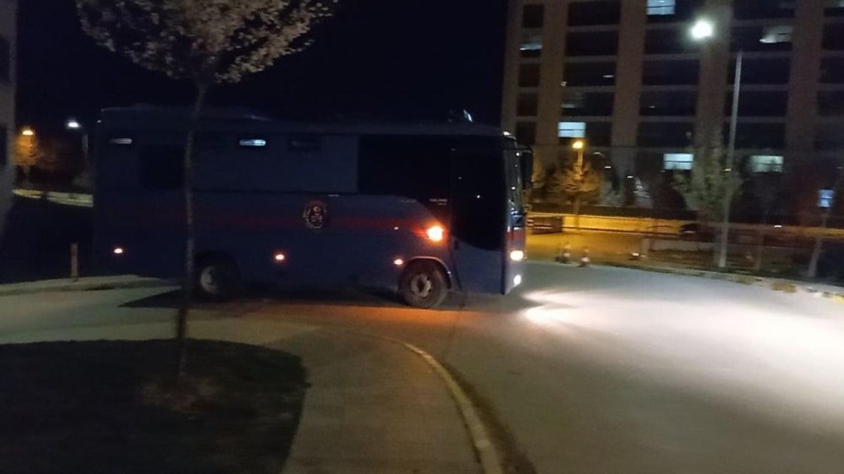 Çorum’da mahkum yatağını ateşe verdi: 12 kişi hastanelik oldu