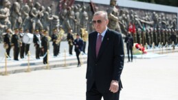 Cumhurbaşkanı Erdoğan Çanakkale’de şehitler abidesindeki törene katıldı